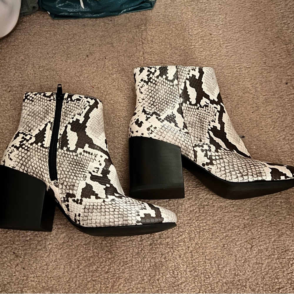 Madden Girl Snake Skin Leather Booties Heeled Boots